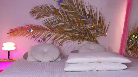 Holly online show from 03/02/25, 06:59