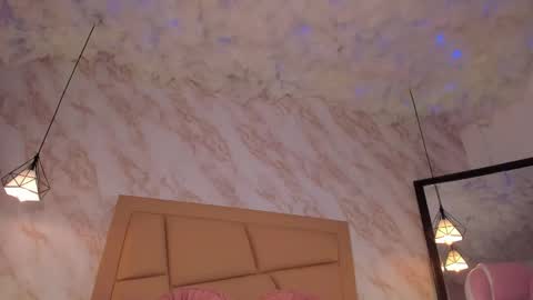 Hollywood online show from 04/28/26, 03:33