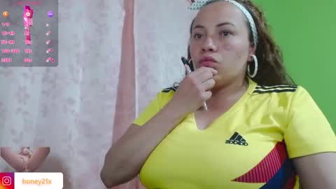 Snapshot of _honey1_ chatting on 02/07/26, 03:43 Honey online show from 02/07/26, 03:43