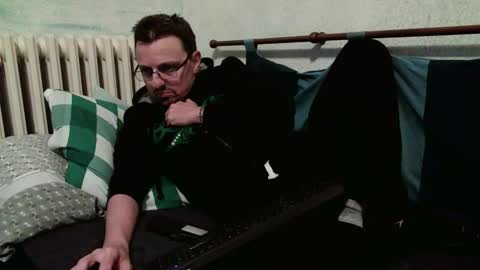 Manuel online show from 11/23/25, 01:55