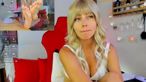 Snapshot of _hottie__ chatting on 01/08/25, 12:28 _hottie__ online show from 01/08/25, 12:28