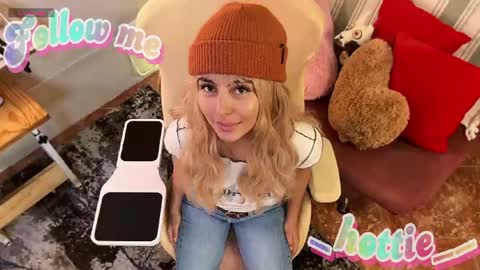 _hottie__ online show from 05/30/26, 11:13