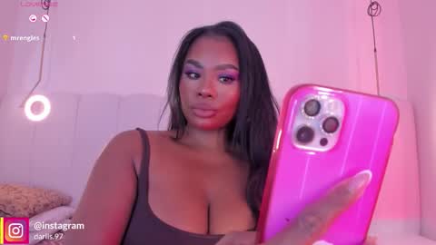 Snapshot of _huge_boobs_ebony chatting on 03/13/26, 08:04 Darlis online show from 03/13/26, 08:04
