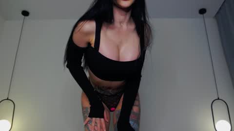 Snapshot of _iammary chatting on 12/23/24, 03:55 Mary online show from 12/23/24, 03:55