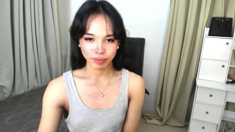 yanie online show from 10/30/25, 07:54