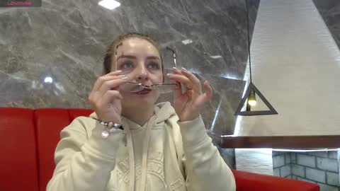 Isa online show from 01/18/25, 11:21