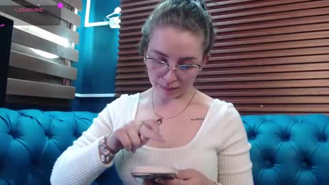 Isa online show from 02/18/25, 02:27