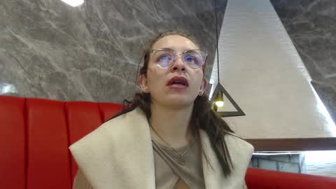 Isa online show from 02/19/25, 11:28