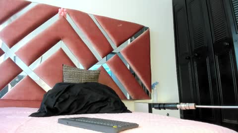 Jasmine online show from 04/06/26, 01:23