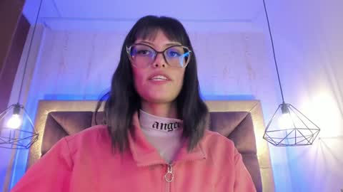 Snapshot of _jessy_moon_ chatting on 12/23/24, 08:03 ... online show from 12/23/24, 08:03