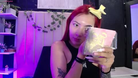 Mia online show from 01/09/25, 01:56