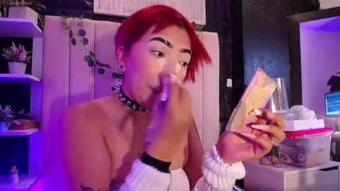 Mia online show from 01/13/25, 02:00