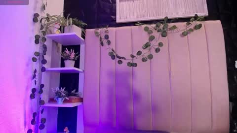 Mia online show from 01/13/25, 05:02