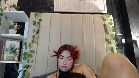 Mia online show from 02/28/25, 04:31