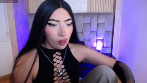 Mia online show from 09/24/25, 02:42