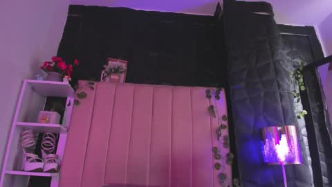 Mia online show from 02/20/26, 01:44