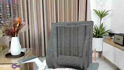 _joliie_ online show from 11/15/25, 08:27