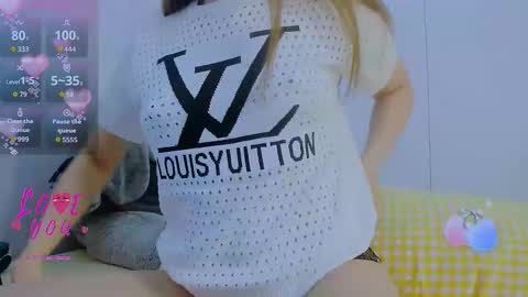Snapshot of _joly_ chatting on 05/19/26, 02:18 Joly online show from 05/19/26, 02:18