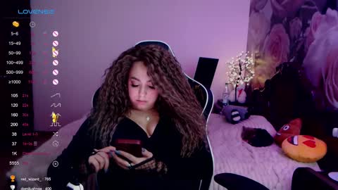 _just_a_queen_3 online show from 12/04/24, 09:02