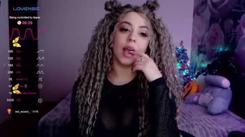 _just_a_queen_3 online show from 01/22/25, 09:21