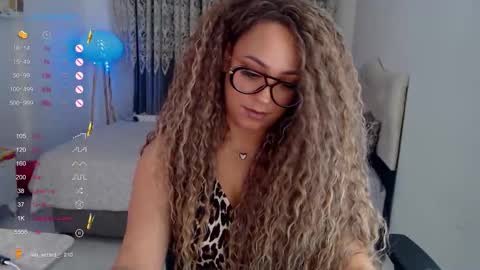 _just_a_queen_3 online show from 11/19/25, 05:13