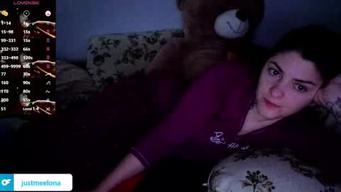 _just_a_simple_girl online show from 04/23/26, 03:52