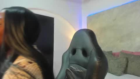 Kanela Anderson online show from 10/28/25, 01:58