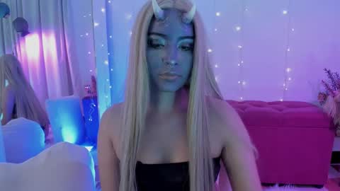 _karine01 online show from 10/23/25, 06:02