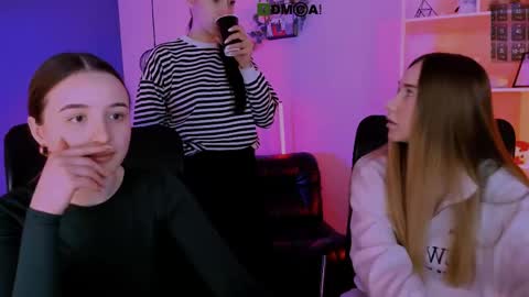 _kellykitten_ online show from 04/23/26, 08:46