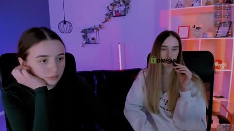 _kellykitten_ online show from 04/23/26, 12:29