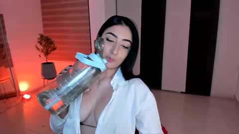 Kendra online show from 11/23/25, 12:43