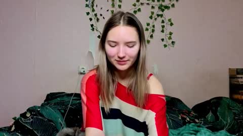 _kikiclark_ online show from 12/20/25, 09:38