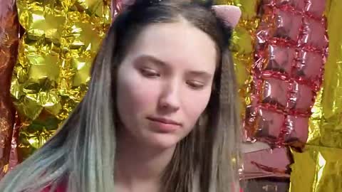 _kikiclark_ online show from 04/21/26, 08:23