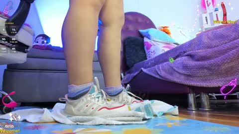 Snapshot of _kimi22 chatting on 01/14/25, 12:11 Kimi online show from 01/14/25, 12:11