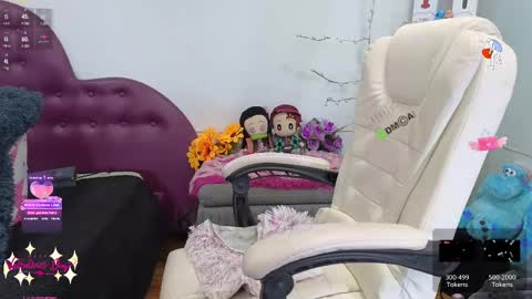 Snapshot of _kimi22 chatting on 02/15/25, 07:17 Kimi online show from 02/15/25, 07:17