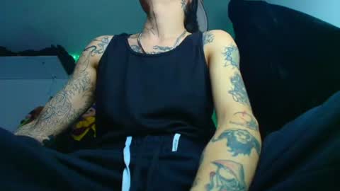 Snapshot of _kingshadows_ chatting on 07/14/26, 02:05 SHADOW online show from 07/14/26, 02:05