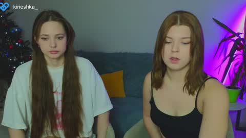 Snapshot of _kirieshka chatting on 01/08/25, 11:21 Molly Emily online show from 01/08/25, 11:21