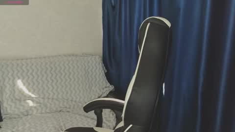 Snapshot of _kirieshka chatting on 09/16/25, 06:47 Molly Emily online show from 09/16/25, 06:47