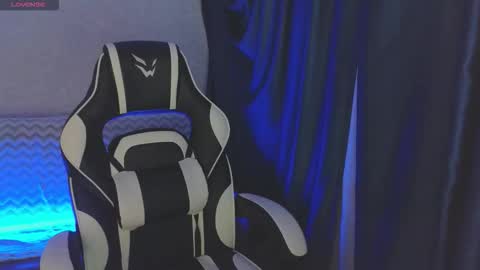 Snapshot of _kirieshka chatting on 09/17/25, 09:49 Molly Emily online show from 09/17/25, 09:49