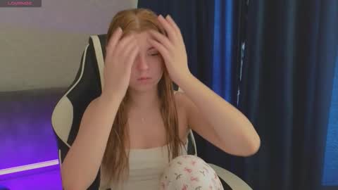 Snapshot of _kirieshka chatting on 10/08/25, 10:13 Molly Emily online show from 10/08/25, 10:13