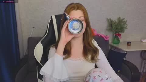 Snapshot of _kirieshka chatting on 12/19/25, 05:20 Molly Emily online show from 12/19/25, 05:20