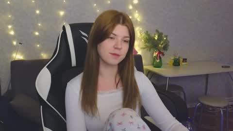 Snapshot of _kirieshka chatting on 01/06/26, 06:11 Molly Emily online show from 01/06/26, 06:11