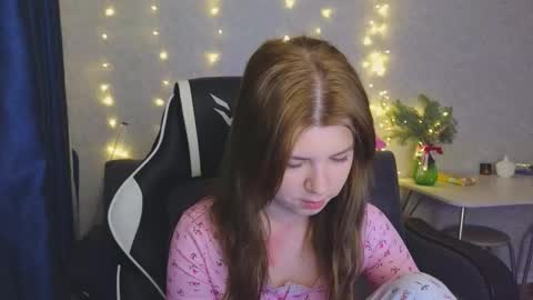 Snapshot of _kirieshka chatting on 01/10/26, 07:15 Molly Emily online show from 01/10/26, 07:15