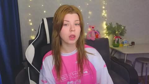 Snapshot of _kirieshka chatting on 01/18/26, 06:50 Molly Emily online show from 01/18/26, 06:50