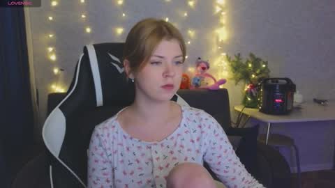 Snapshot of _kirieshka chatting on 02/05/26, 05:28 Molly Emily online show from 02/05/26, 05:28