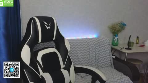 Snapshot of _kirieshka chatting on 06/01/26, 01:35 Molly Emily online show from 06/01/26, 01:35
