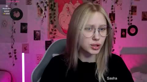 _kitekat_ online show from 10/31/25, 10:38