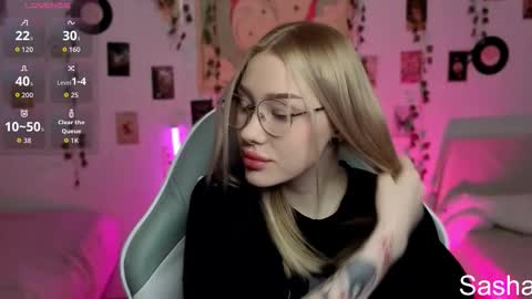 _kitekat_ online show from 11/16/25, 11:27