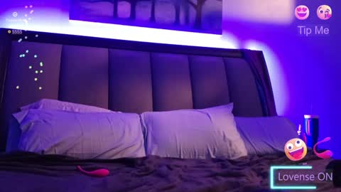 Snapshot of _kitn chatting on 01/12/25, 07:00 Kitn online show from 01/12/25, 07:00