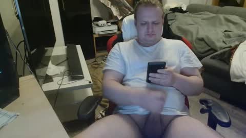 _kitsu_ online show from 11/19/25, 02:28